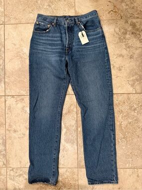 Classic Levi's 501 Straight-Leg Jeans in Dark Blue